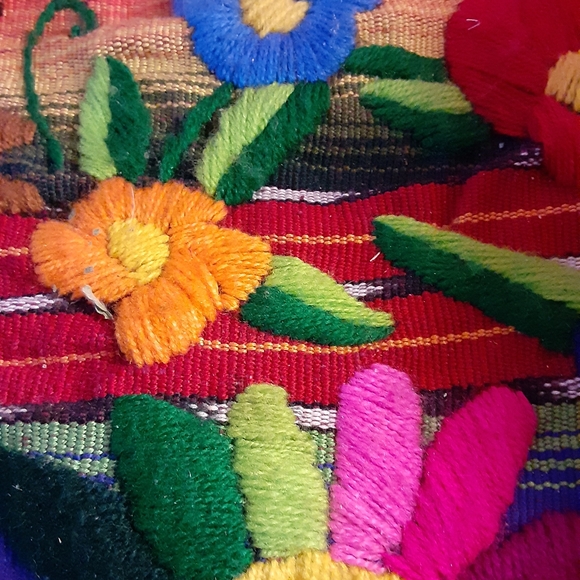Guatemala hand made embroidery - Picture 7 of 7